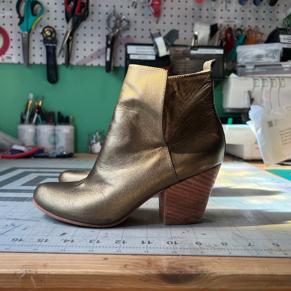 Fortress Elsie Boot in Gold Leather